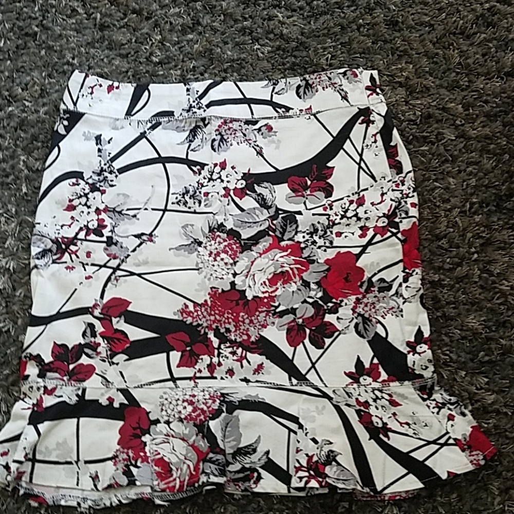 Romy pencil skirt sz S